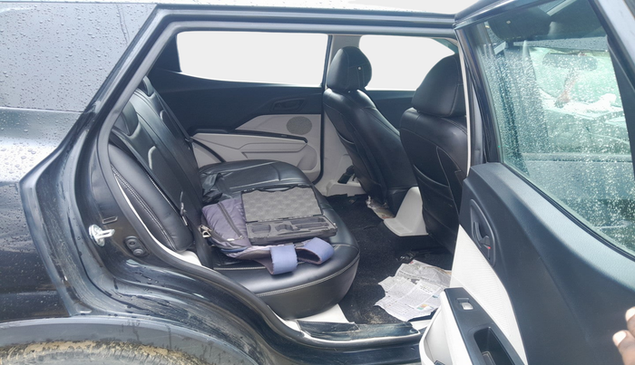 2022 Mahindra XUV300 W6 1.2 PETROL, Petrol, Manual, 26,142 km, interior