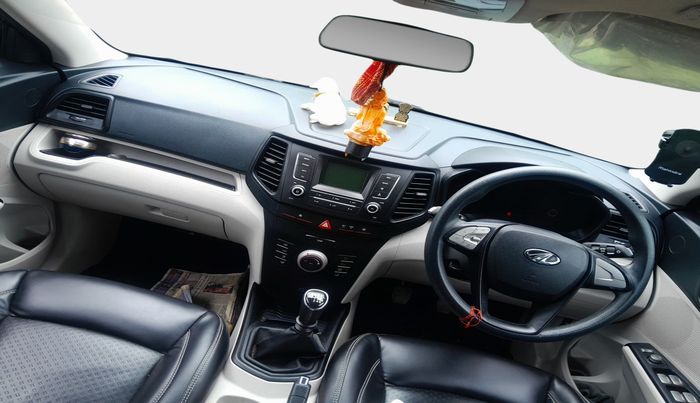 2022 Mahindra XUV300 W6 1.2 PETROL, Petrol, Manual, 26,142 km, interior