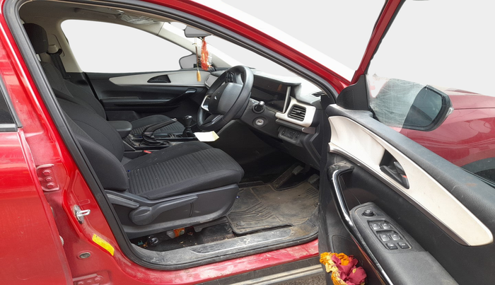 2021 Mahindra XUV700 AX 5 P MT 7 STR, Petrol, Manual, 11,397 km, interior