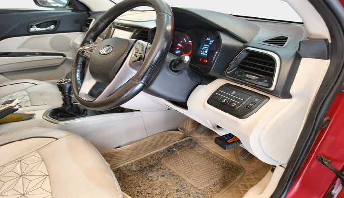 2019 Mahindra XUV300 W8 (O) 1.5 DIESEL, Diesel, Manual, 1,27,023 km, interior