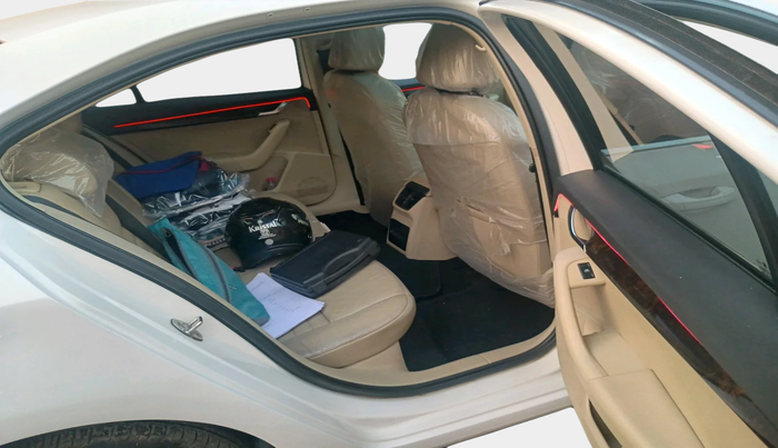 2015 Skoda Octavia ELEGANCE 2.0 TDI AT, Diesel, Automatic, 85,741 km, interior