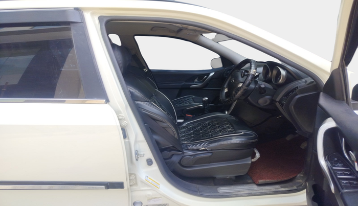 2020 Mahindra XUV500 W7, Diesel, Manual, 94,723 km, interior