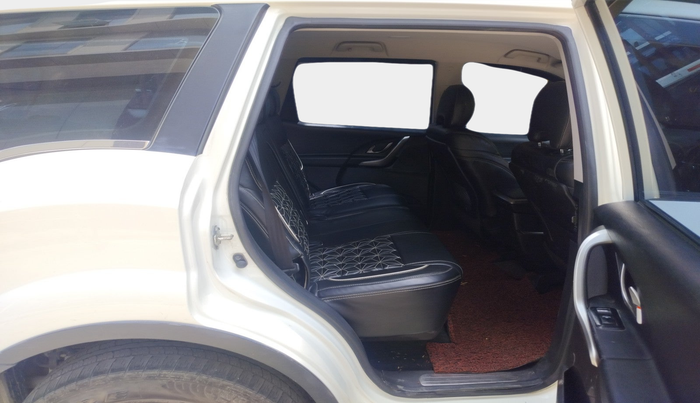 2020 Mahindra XUV500 W7, Diesel, Manual, 94,723 km, interior