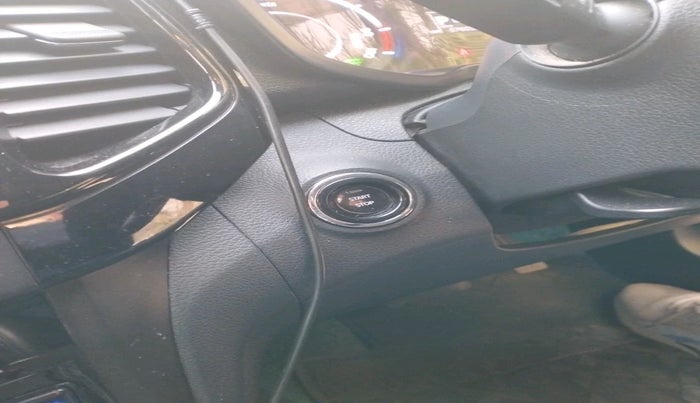 2023 Mahindra XUV400 EL 7.2 KW, Electric, Automatic, 67,603 km, interior