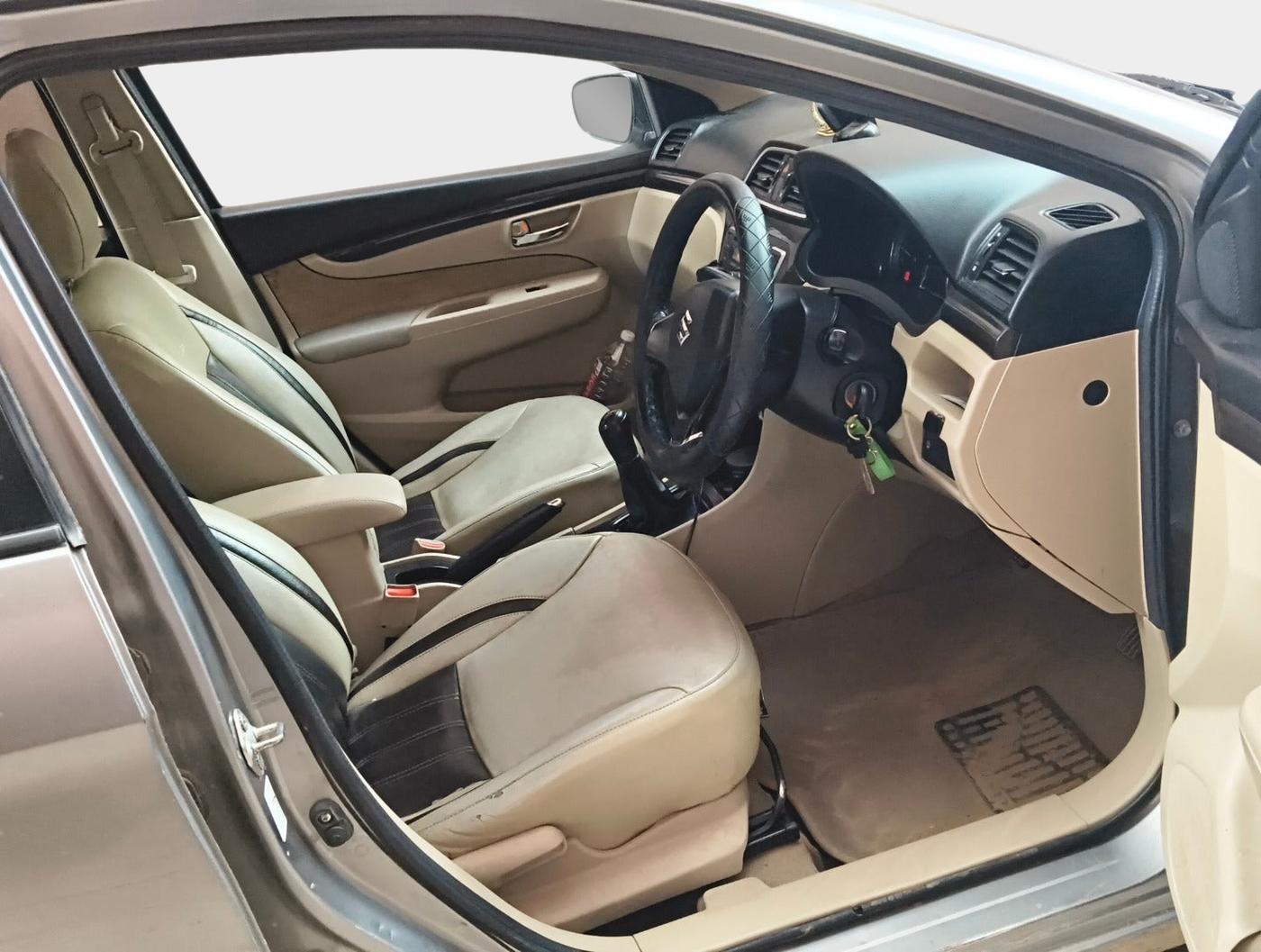 2015 Maruti Ciaz VDI SHVS, Diesel, Manual, 1,32,000 km, interior