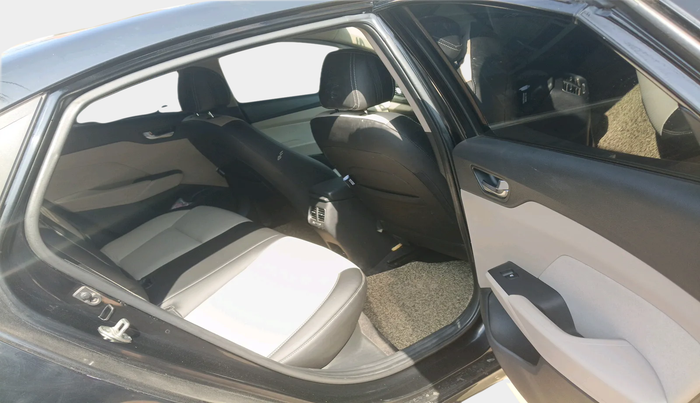 2019 Hyundai Verna 1.6 CRDI SX + AT, Diesel, Automatic, 49,114 km, interior