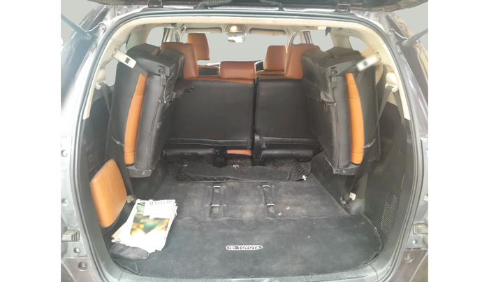 2016 Toyota Innova Crysta 2.4 VX 8 STR, Diesel, Manual, 1,71,045 km, exterior