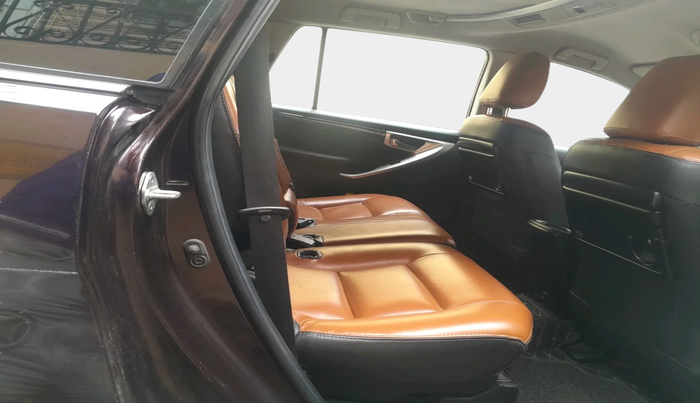 2016 Toyota Innova Crysta 2.4 VX 8 STR, Diesel, Manual, 1,71,045 km, interior