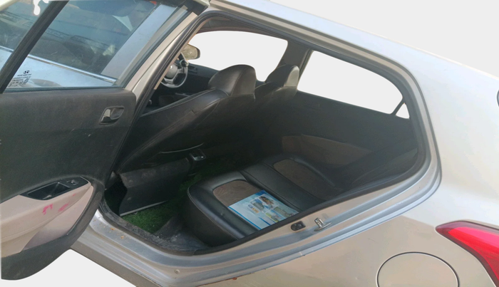 2013 Hyundai Grand i10 MAGNA 1.1 CRDI, Diesel, Manual, 1,56,511 km, interior