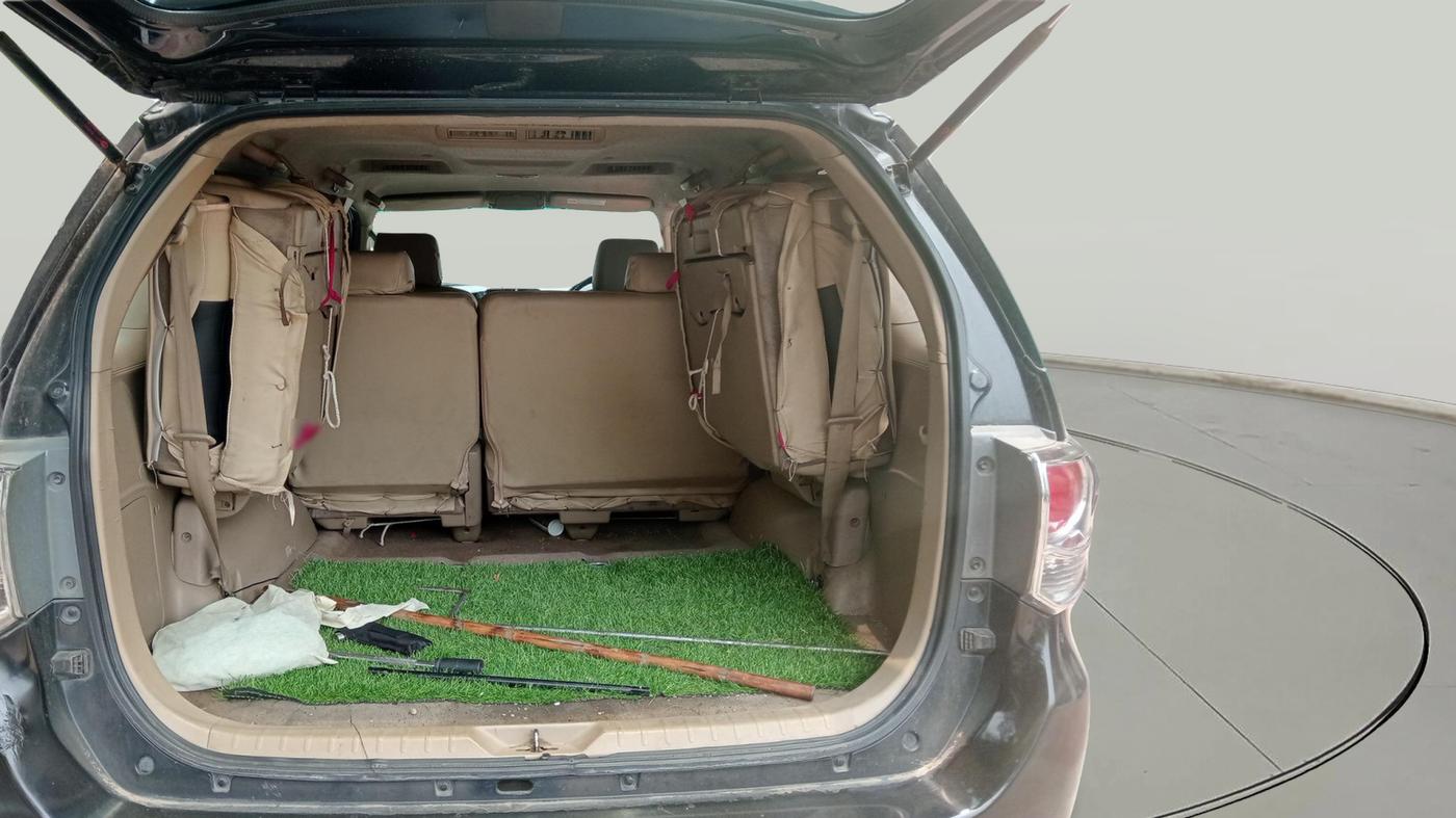 2010 Toyota Fortuner 3.0 4X4 MT, Diesel, Manual, 1,98,014 km, exterior