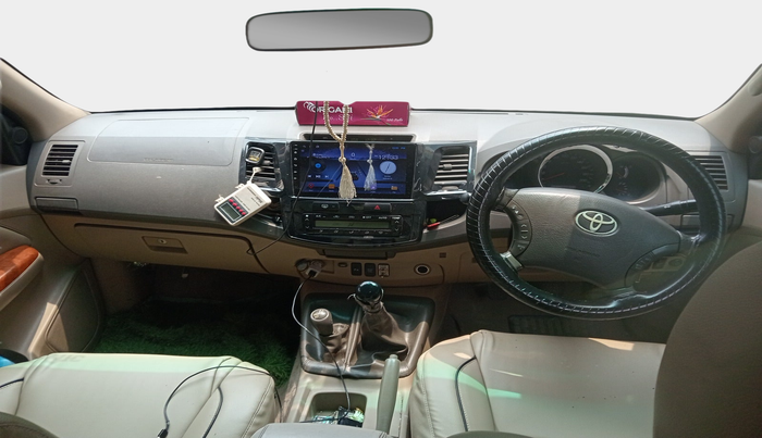 2010 Toyota Fortuner 3.0 4X4 MT, Diesel, Manual, 1,98,014 km, interior