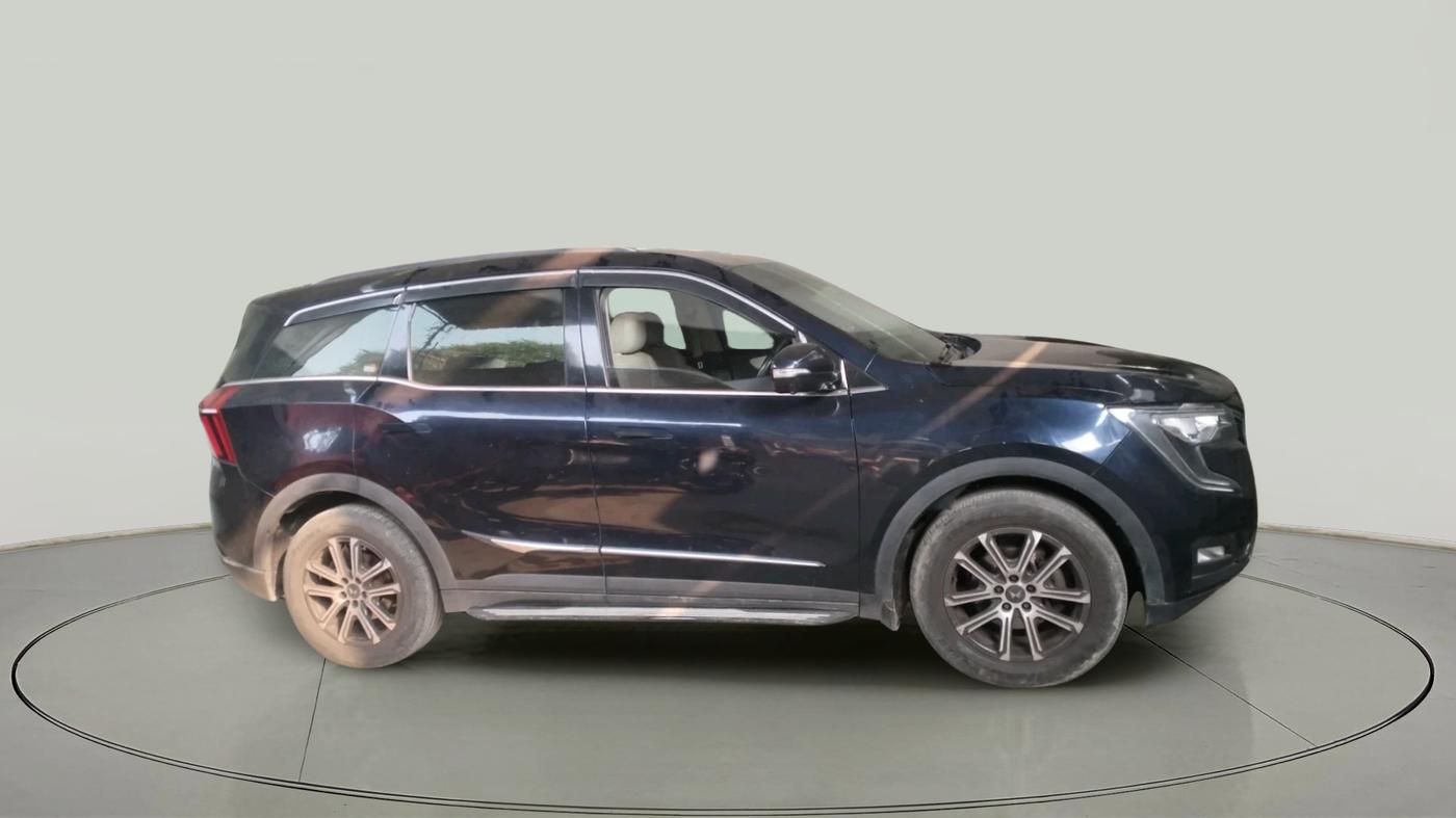 2022 Mahindra XUV700 AX 7 LUXURY D AT 7 STR, Diesel, Automatic, 98,250 km, exterior