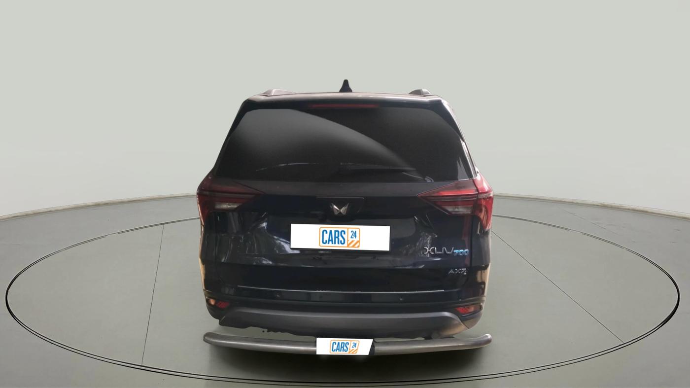 2022 Mahindra XUV700 AX 7 LUXURY D AT 7 STR, Diesel, Automatic, 98,250 km, exterior