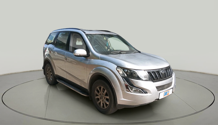 2017 Mahindra XUV500 W10 AT, Diesel, Automatic, 1,32,318 km, exterior