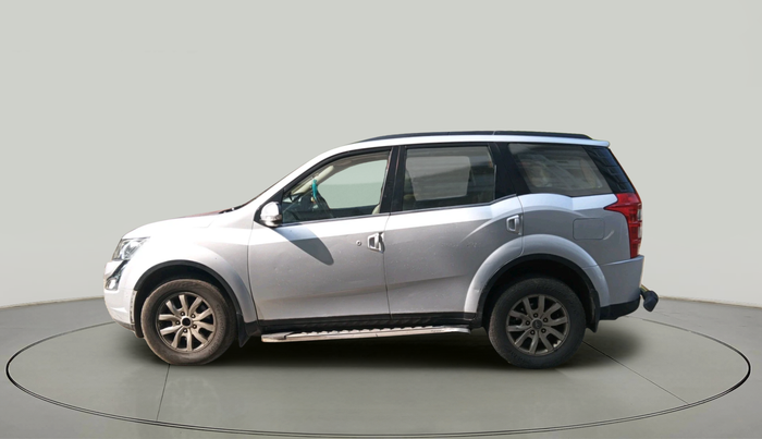 2017 Mahindra XUV500 W10 AT, Diesel, Automatic, 1,32,318 km, exterior