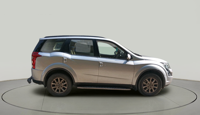 2017 Mahindra XUV500 W10 AT, Diesel, Automatic, 1,32,318 km, exterior