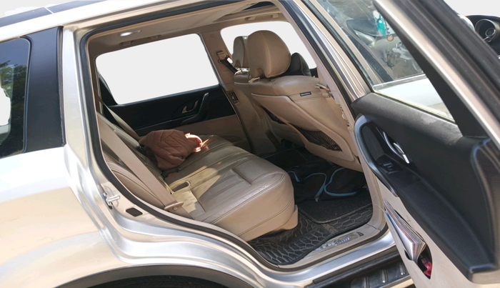 2017 Mahindra XUV500 W10 AT, Diesel, Automatic, 1,32,318 km, interior
