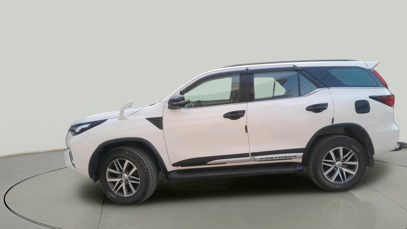 2019 Toyota Fortuner 2.8 4X4 AT, Diesel, Automatic, 1,34,000 km, exterior