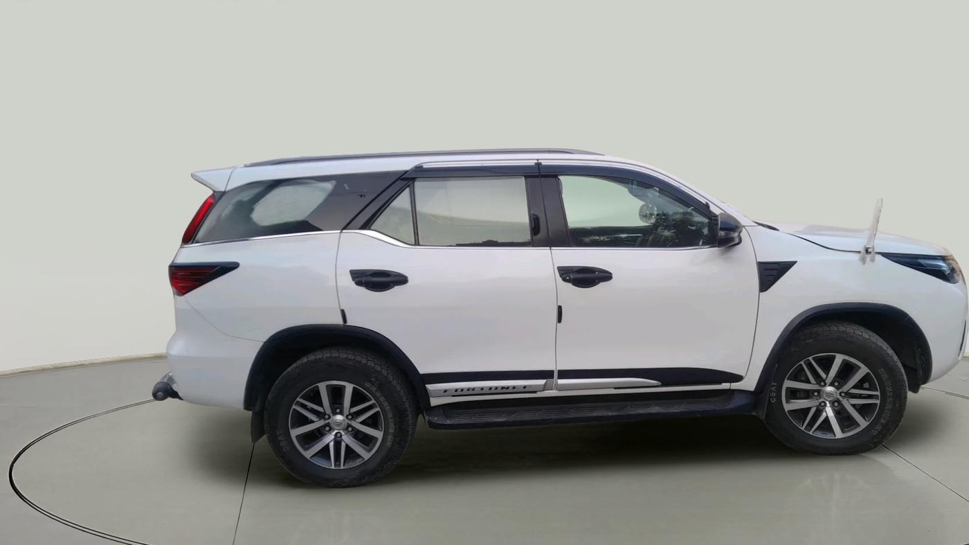 2019 Toyota Fortuner 2.8 4X4 AT, Diesel, Automatic, 1,34,000 km, exterior