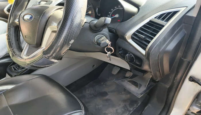 2016 Ford Ecosport TREND 1.5L DIESEL, Diesel, Manual, 1,12,250 km, interior