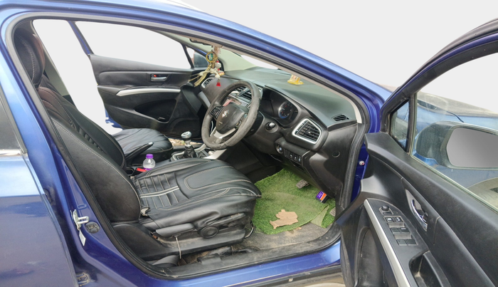 2015 Maruti S Cross ALPHA 1.6, Diesel, Manual, 1,12,787 km, interior