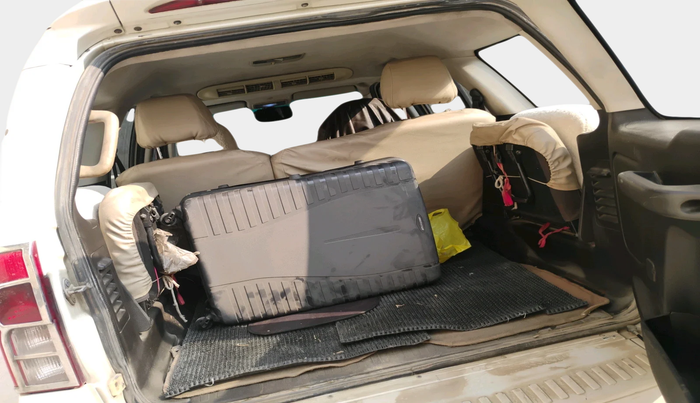 2016 Tata Safari Storme 2.2 EX 4X2, Diesel, Manual, 88,418 km, exterior