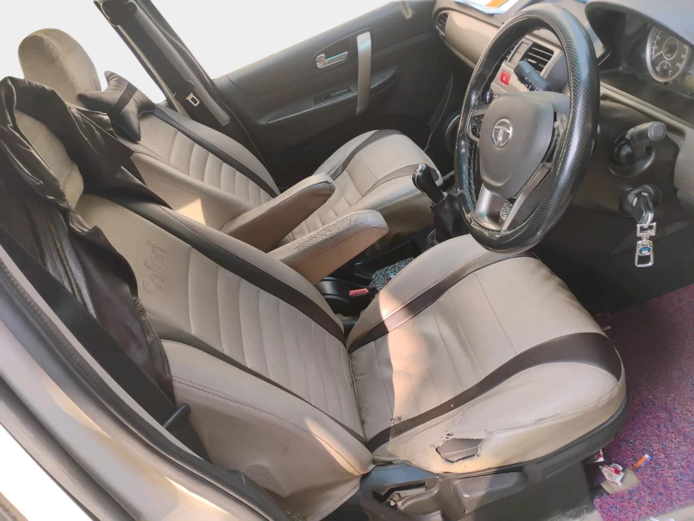 2016 Tata Safari Storme 2.2 EX 4X2, Diesel, Manual, 88,418 km, interior