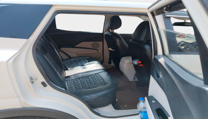 2021 Mahindra XUV300 W6 1.5 Sunroof Diesel, Diesel, Manual, 33,987 km, interior