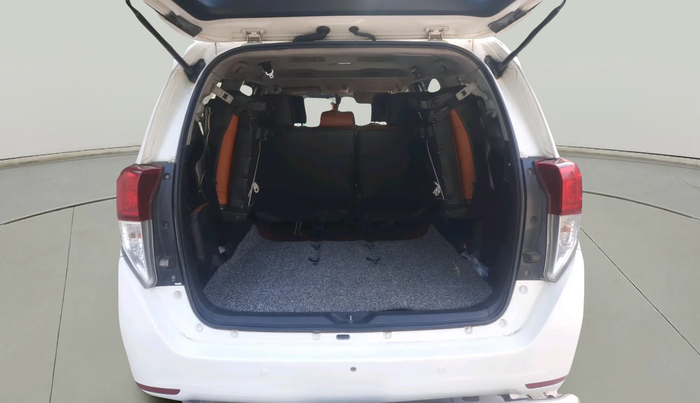 2017 Toyota Innova Crysta 2.4 GX 8 STR, Diesel, Manual, 1,48,511 km, exterior