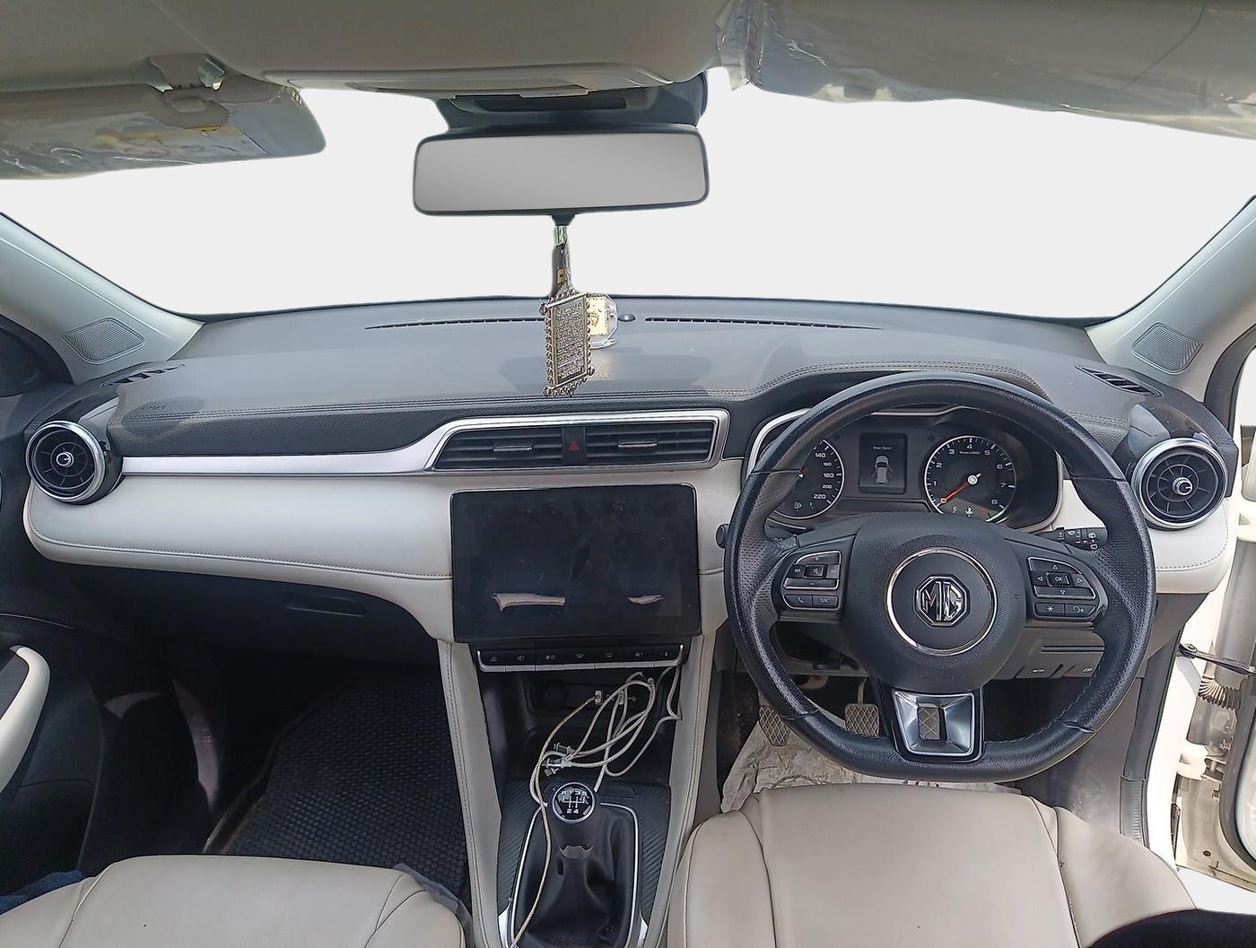 2023 MG ASTOR STYLE 1.5 MT, Petrol, Manual, 16,300 km, interior