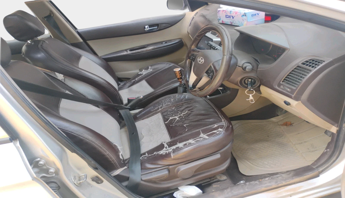 2010 Hyundai i20 ASTA 1.2, Petrol, Manual, 2,10,326 km, interior