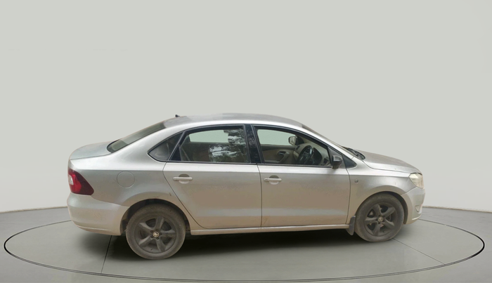 2014 Skoda Rapid AMBITION 1.6 TDI CR MT PLUS, Diesel, Manual, 1,18,243 km, exterior