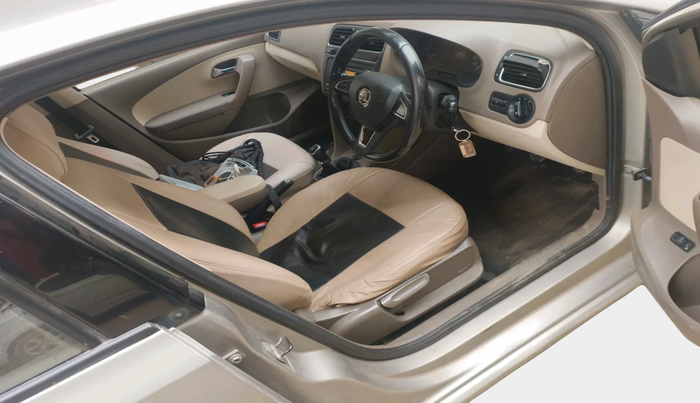 2014 Skoda Rapid AMBITION 1.6 TDI CR MT PLUS, Diesel, Manual, 1,18,243 km, interior