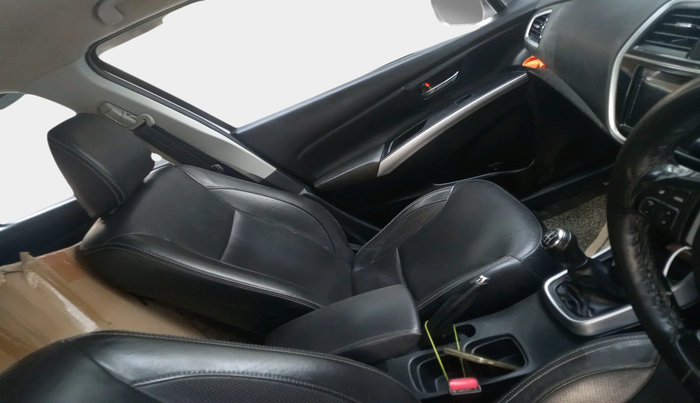 2018 Maruti S Cross ALPHA 1.3, Diesel, Manual, 1,28,841 km, interior