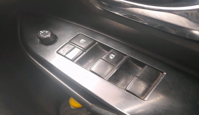 2018 Toyota Innova Crysta 2.4 GX 8 STR, Diesel, Manual, 1,30,618 km, interior