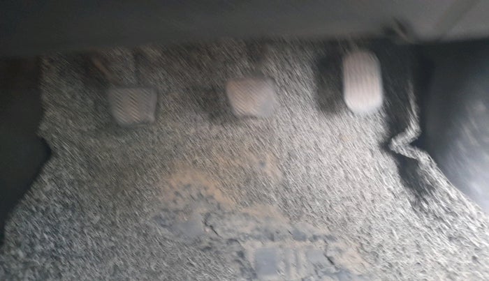 2018 Toyota Innova Crysta 2.4 GX 8 STR, Diesel, Manual, 1,30,618 km, interior