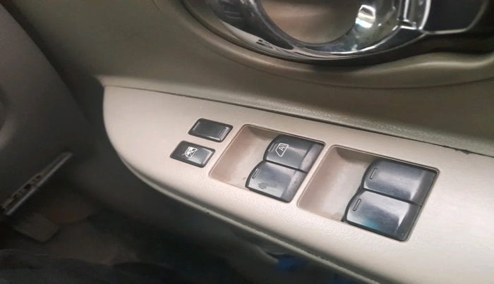 2012 Renault Pulse RXZ AIRBAGS, Diesel, Manual, 62,383 km, interior