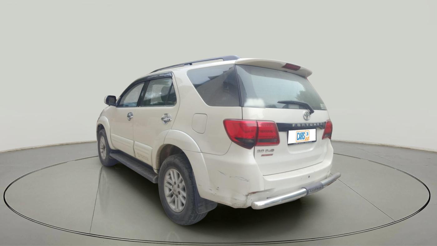 2014 Toyota Fortuner 3.0 4X2 AT, Diesel, Automatic, 3,65,201 km, exterior