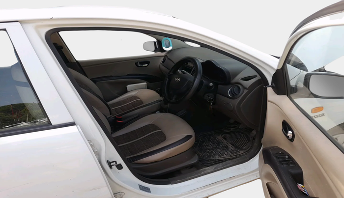 2013 Hyundai i10 MAGNA 1.1, Petrol, Manual, 1,13,025 km, interior