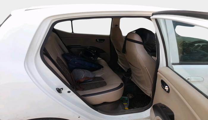 2013 Hyundai i10 MAGNA 1.1, Petrol, Manual, 1,13,025 km, interior