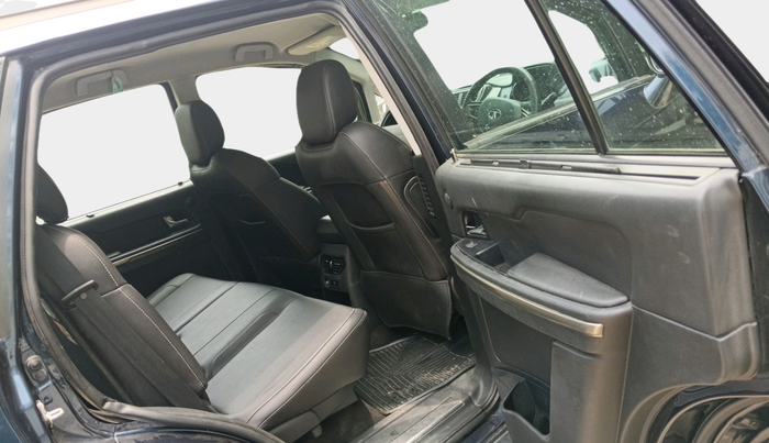 2018 Tata Hexa XTA 4X2 7 STR, Diesel, Automatic, 1,00,290 km, interior