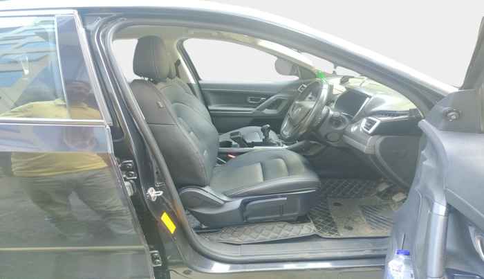 2020 Tata Harrier XZ 2.0L DARK EDITION, Diesel, Manual, 1,30,856 km, interior