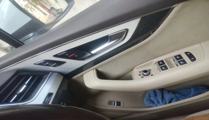 2018 Audi Q7 45 TDI QUATTRO PREMIUM PLUS, Diesel, Automatic, 2,28,073 km, interior