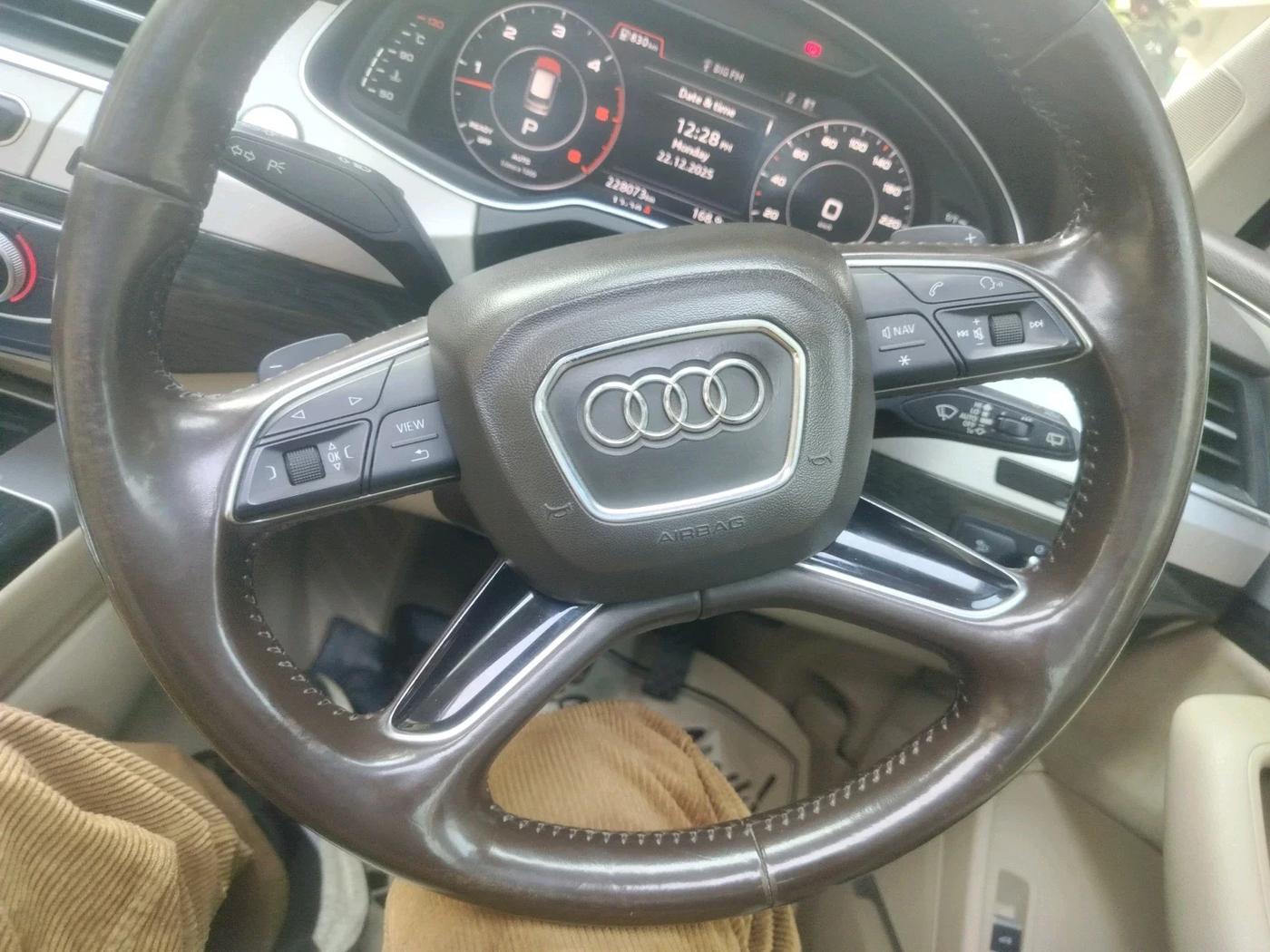 2018 Audi Q7 45 TDI QUATTRO PREMIUM PLUS, Diesel, Automatic, 2,28,073 km, interior