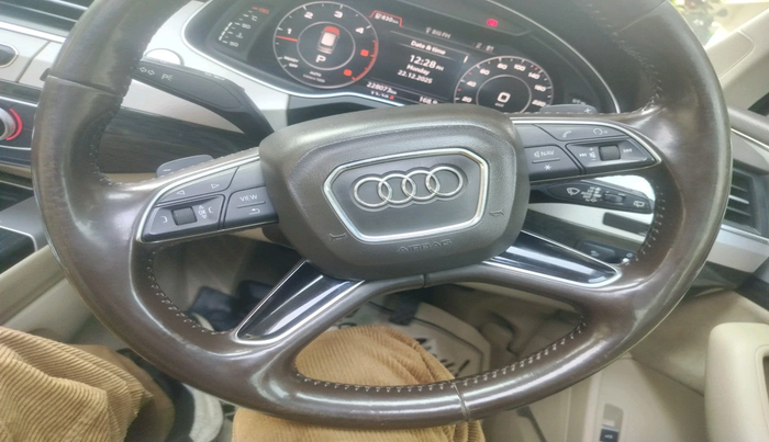 2018 Audi Q7 45 TDI QUATTRO PREMIUM PLUS, Diesel, Automatic, 2,28,073 km, interior