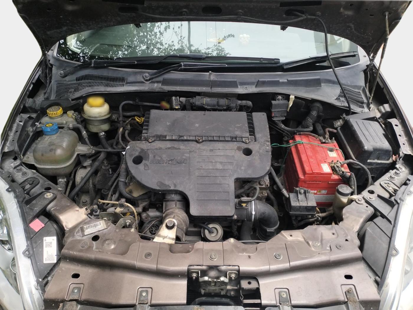 2011 Fiat Linea DYNAMIC 1.3, Diesel, Manual, 98,635 km, exterior
