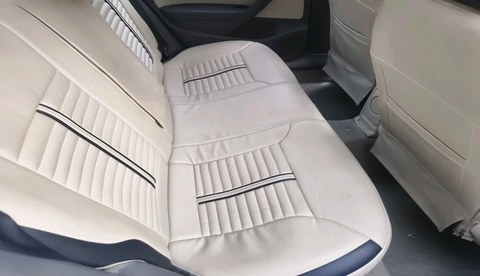 2013 Volkswagen Vento TRENDLINE DIESEL 1.6, Diesel, Manual, 1,22,047 km, interior