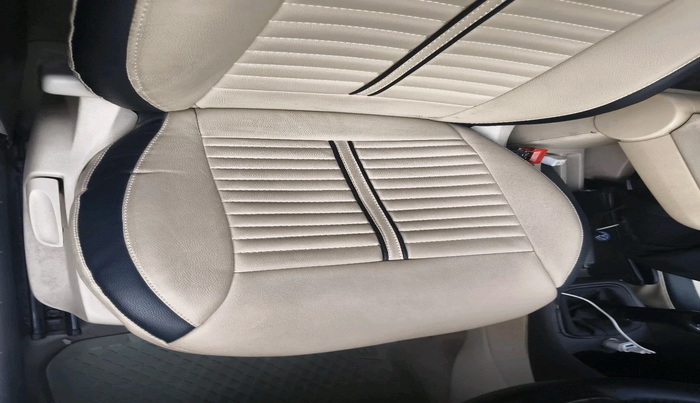 2013 Volkswagen Vento TRENDLINE DIESEL 1.6, Diesel, Manual, 1,22,047 km, interior