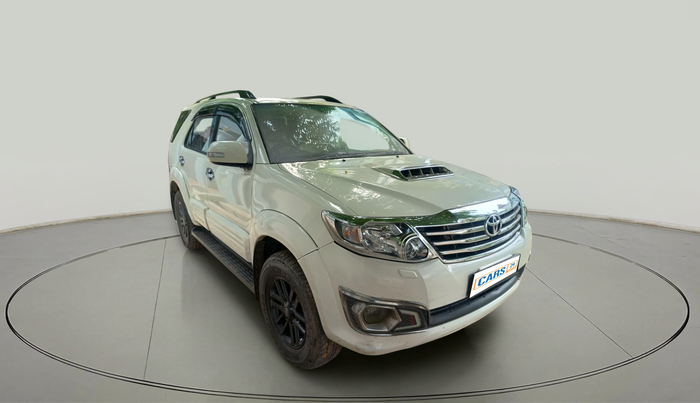 2015 Toyota Fortuner 3.0 4X2 MT, Diesel, Manual, 54,321 km, exterior