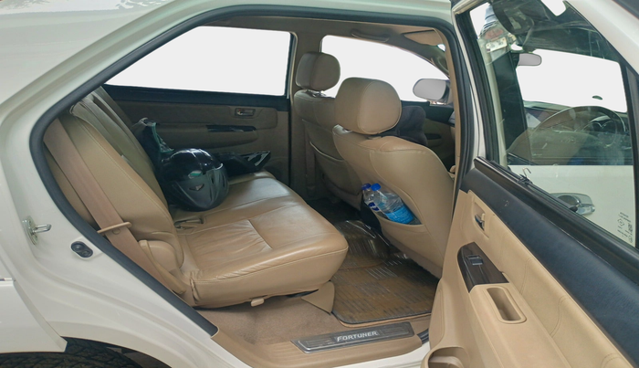 2015 Toyota Fortuner 3.0 4X2 MT, Diesel, Manual, 54,321 km, interior